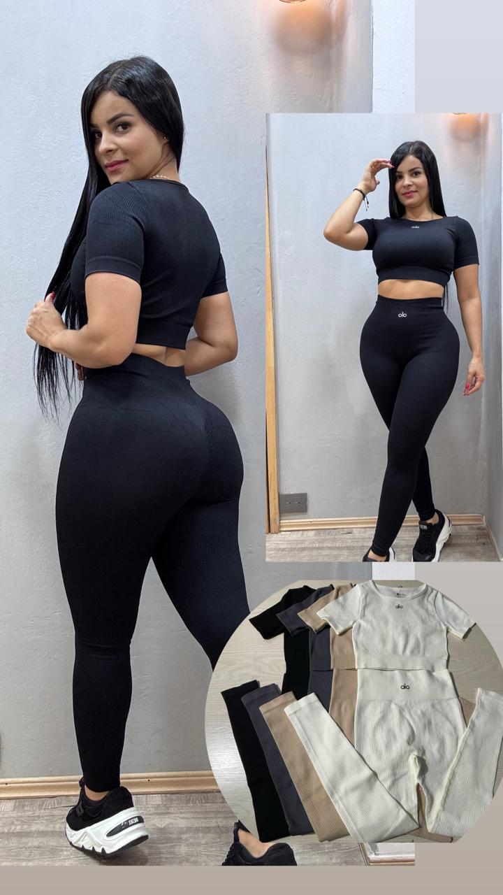Set leggins con realce y camiseta